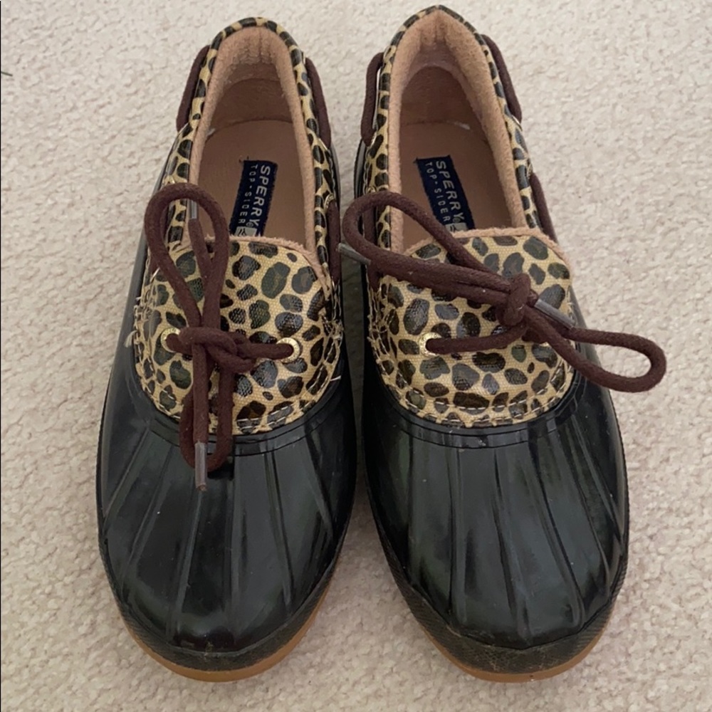 Low top animal print rubber Sperry shoes
